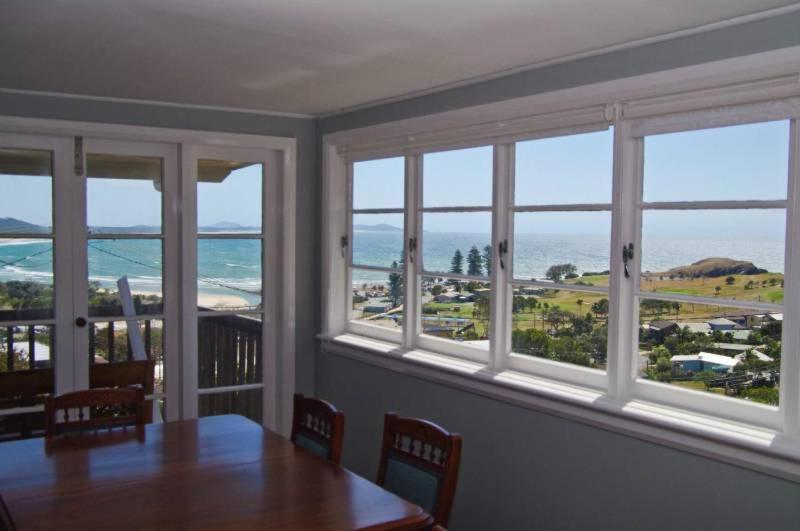 Awesome View, 4 View Street Villa Crescent Head Room photo